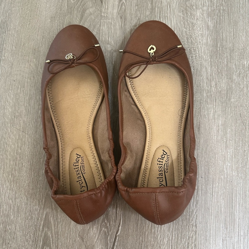 Basic brown flats